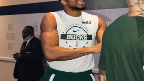 传奇中场费尔南迪尼奥退役：23年荣耀征程，40岁荣耀谢幕！